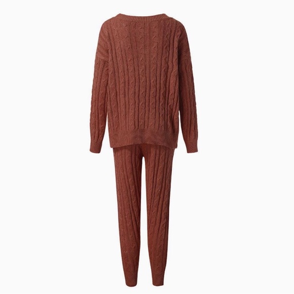 Sweaters - 2pc Cable Knit Sweater Set